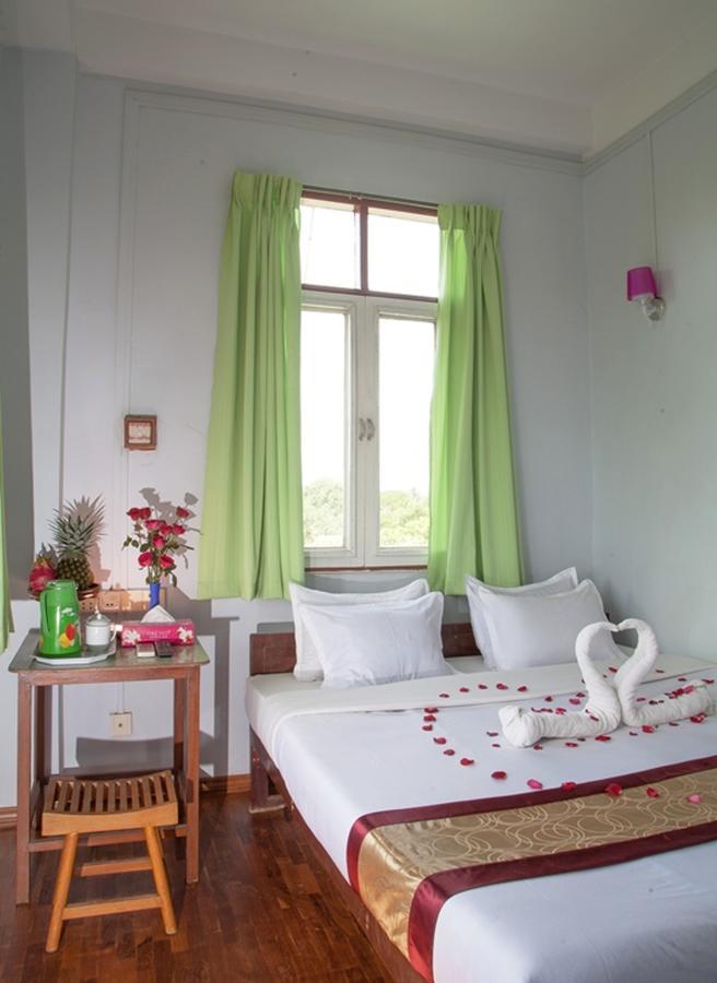 Mother Land Inn 2 Yangon Exterior foto