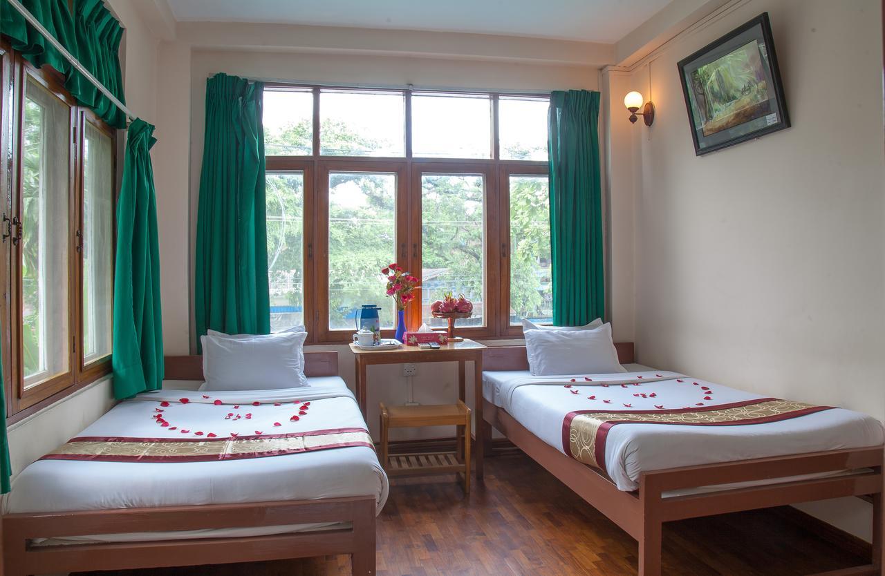 Mother Land Inn 2 Yangon Exterior foto